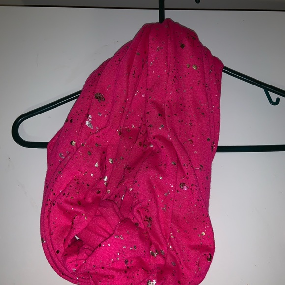 Pink scarf - Picture 1 of 1